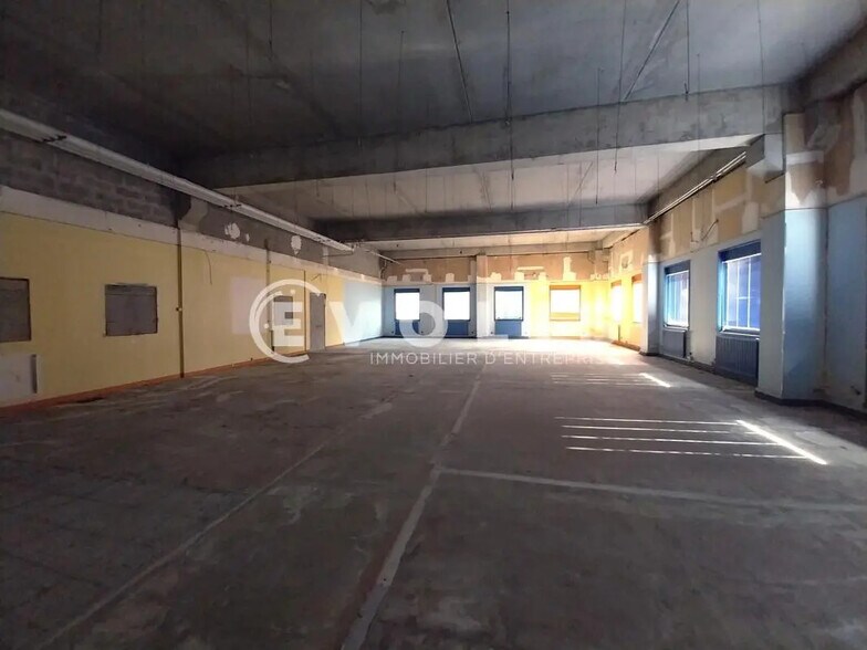 Local d'activités dans Saint-Quentin-Fallavier à vendre - Photo intérieure – Image 3 sur 30
