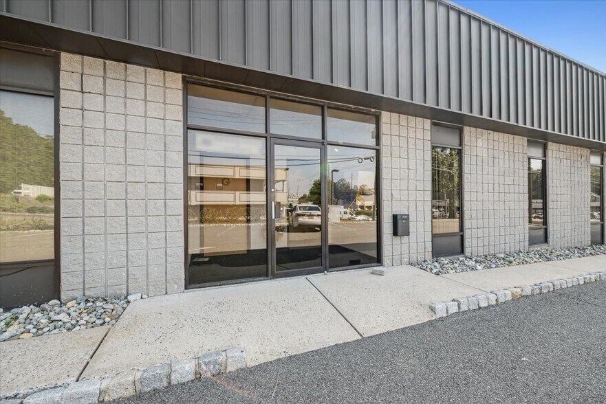 314-316 Route 22 W, Green Brook, NJ à vendre - Photo de l’immeuble – Image 2 sur 16