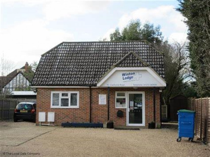 76 Copthorne Rd, Leatherhead à louer Photo de l’immeuble– Image 1 sur 2