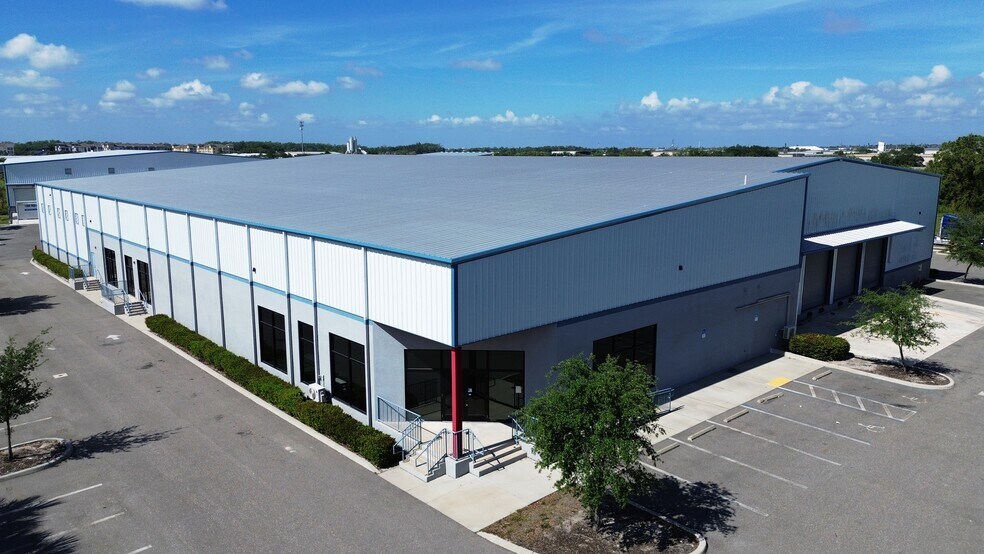 3641 Ironbridge Blvd, Fort Myers, FL à louer - Photo principale – Image 1 sur 6