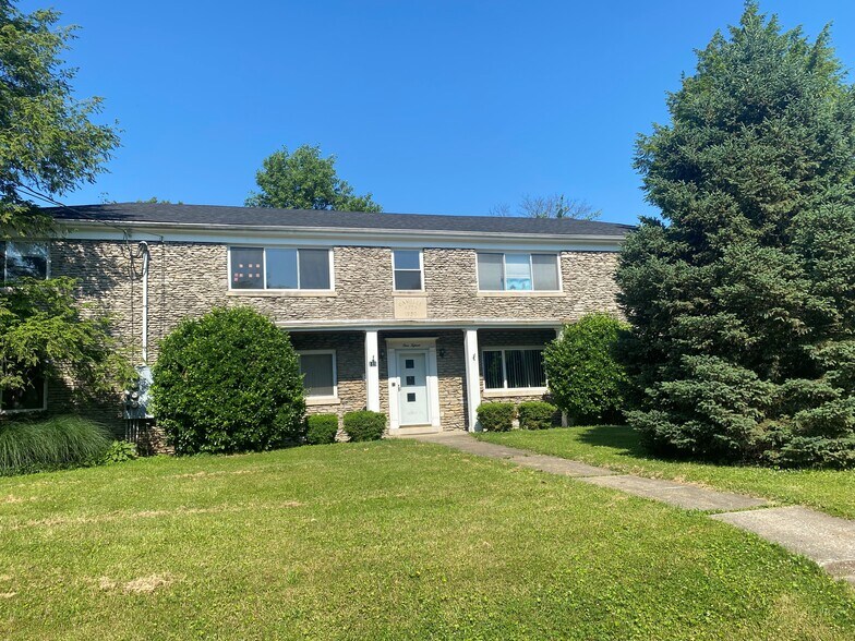 115 Delmont Dr, Lexington, KY à vendre - Photo de l’immeuble – Image 3 sur 7