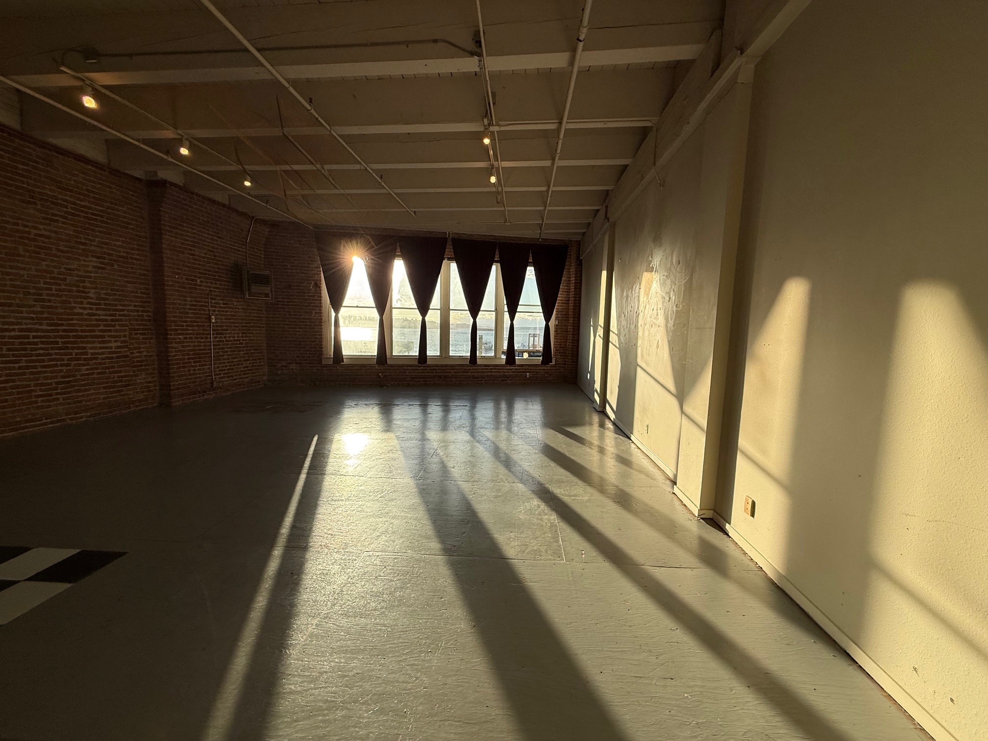 114 Alaskan Way S, Seattle, WA à louer Photo intérieure– Image 1 sur 5