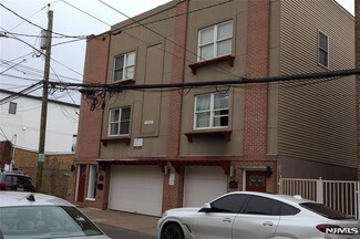 Plus de détails pour 6805 Meadowview Ave, North Bergen, NJ - Logement à vendre