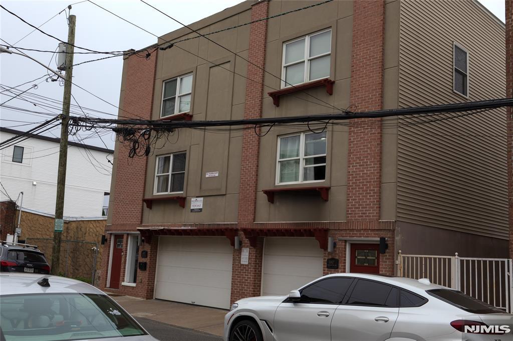6805 Meadowview Ave, North Bergen, NJ à vendre Photo principale– Image 1 sur 23