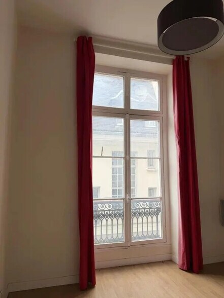 3 Rue Des Guillemites, Paris à vendre - Photo intérieure – Image 3 sur 5