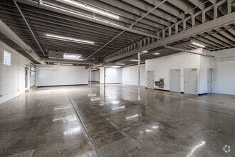 4256 W Diversey Ave, Chicago, IL à louer Photo intérieure– Image 2 sur 4
