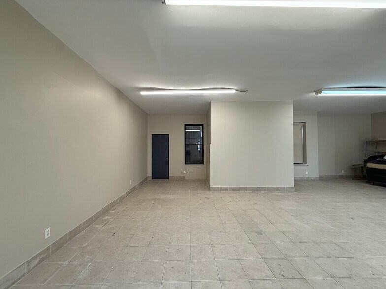3801 Vernon Blvd, Long Island City, NY à louer - Photo de l’immeuble – Image 2 sur 5