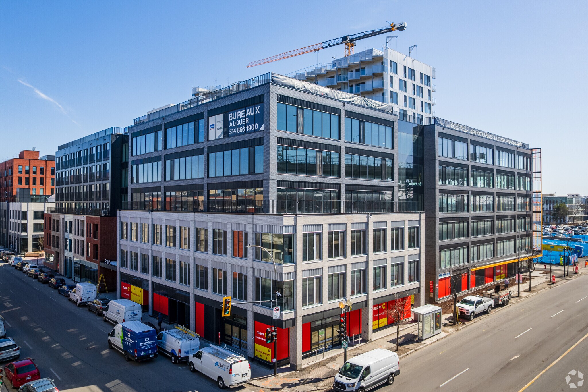2102-2118 Rue Sainte-Catherine E, Montréal, QC à louer Photo de l’immeuble– Image 1 sur 4