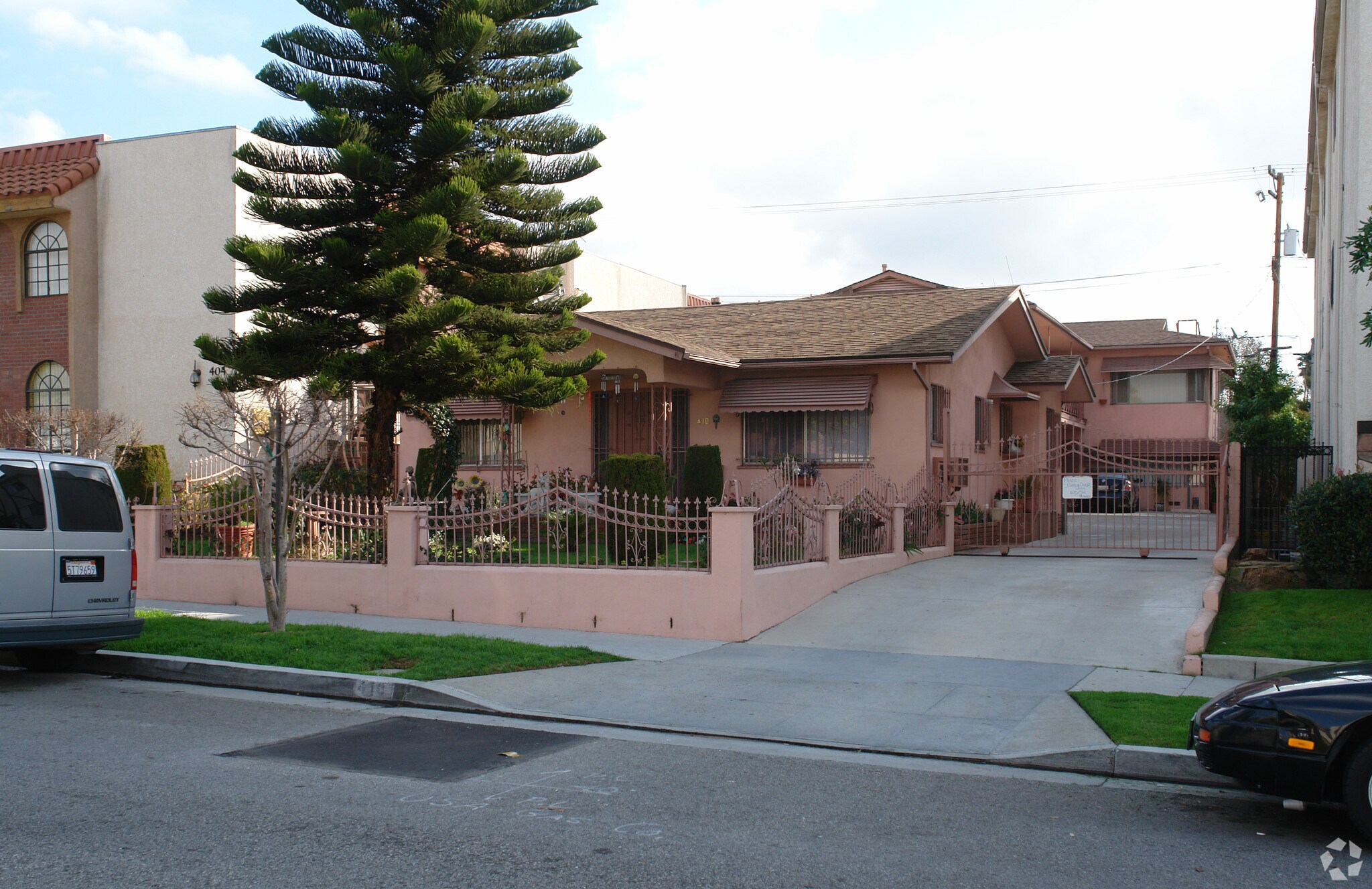 410 Fischer St, Glendale, CA à vendre Photo principale– Image 1 sur 30