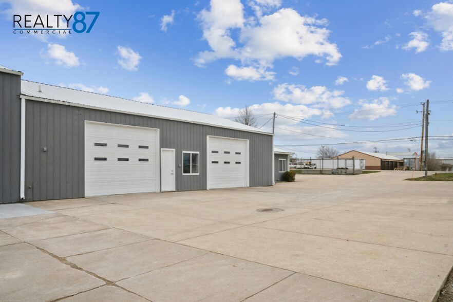 1620 W Post Rd SW, Cedar Rapids, IA à louer - Photo de l’immeuble – Image 2 sur 18