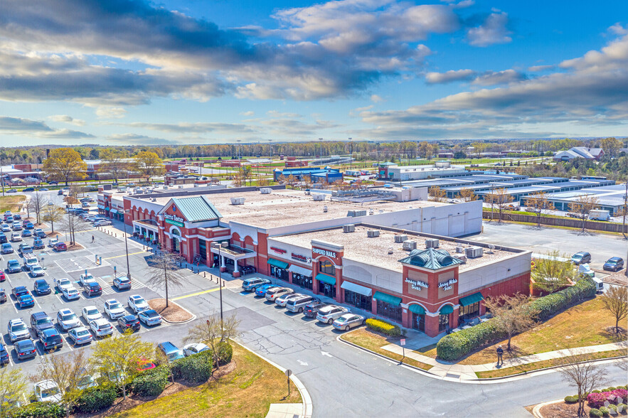 6600 Old Charlotte Hwy, Indian Trail, NC à louer - Photo de l’immeuble – Image 2 sur 3