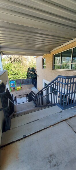 1434 Scott Blvd, Decatur, GA à louer - Photo de l’immeuble – Image 3 sur 5