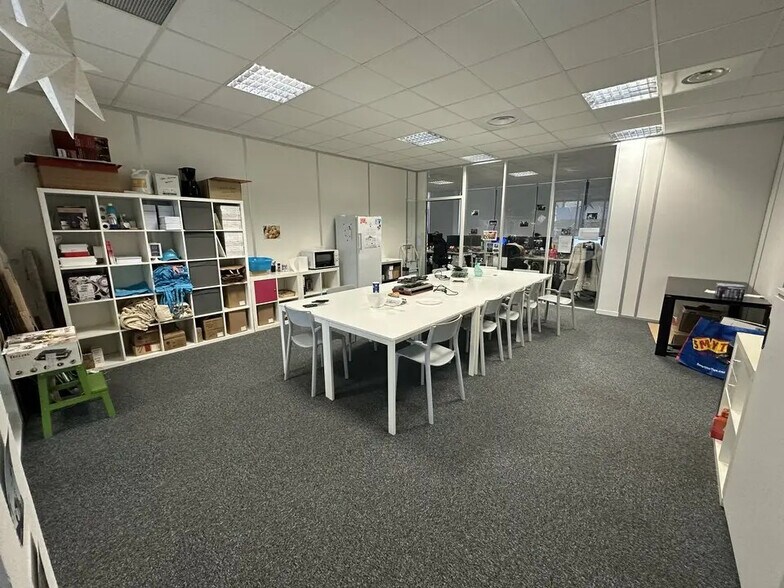 Bureau dans Reims à louer - Photo de l’immeuble – Image 2 sur 8