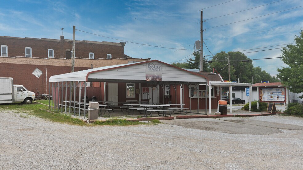 8 IN-145, Birdseye, IN à vendre - Photo de l’immeuble – Image 2 sur 16