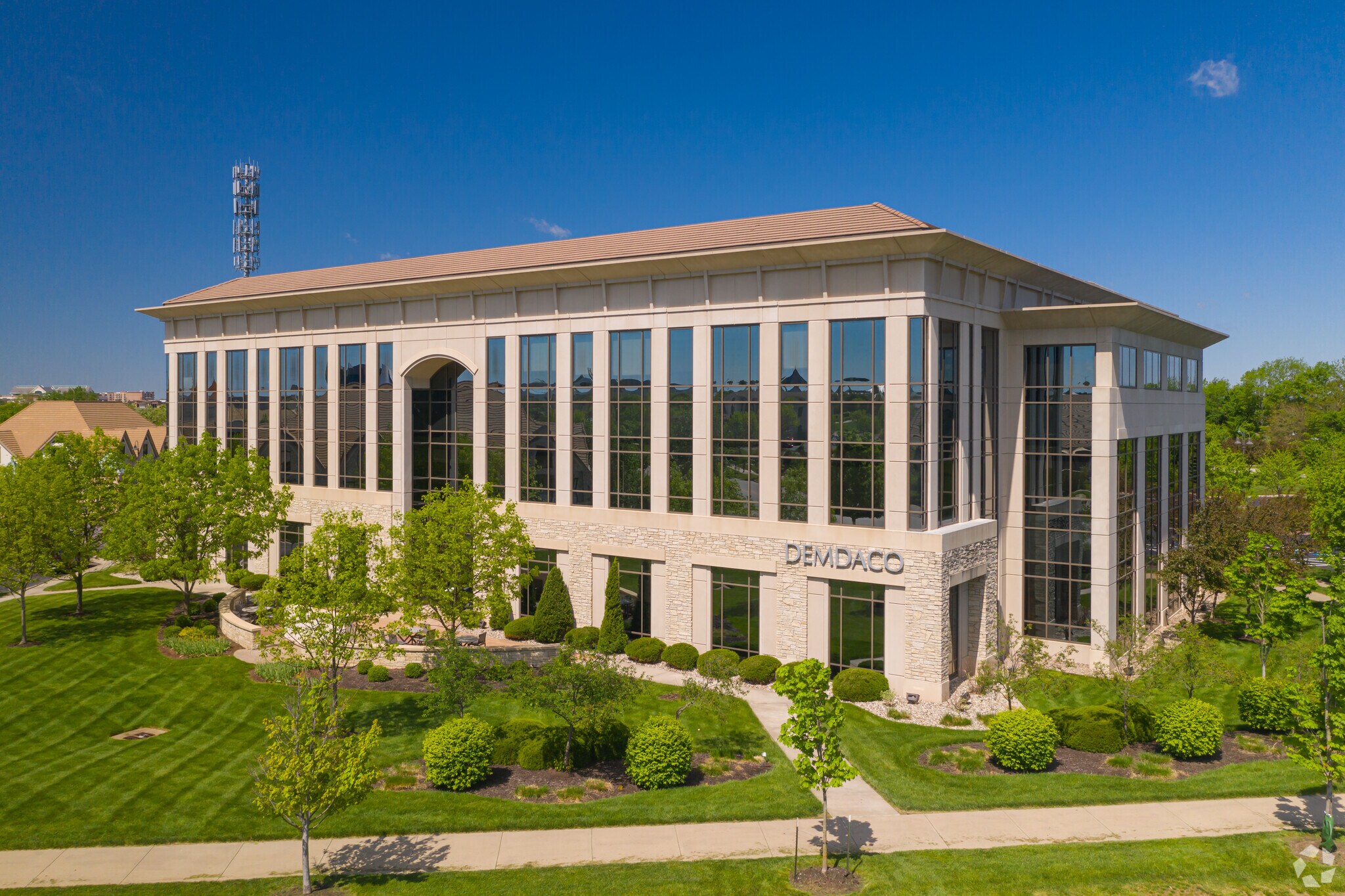 5000 W 134th St, Leawood, KS à louer Photo principale– Image 1 sur 8