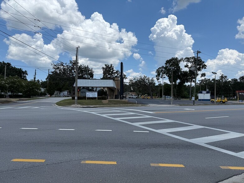 6041 SE Abshier Blvd, Belleview, FL à louer - Photo de l’immeuble – Image 2 sur 6