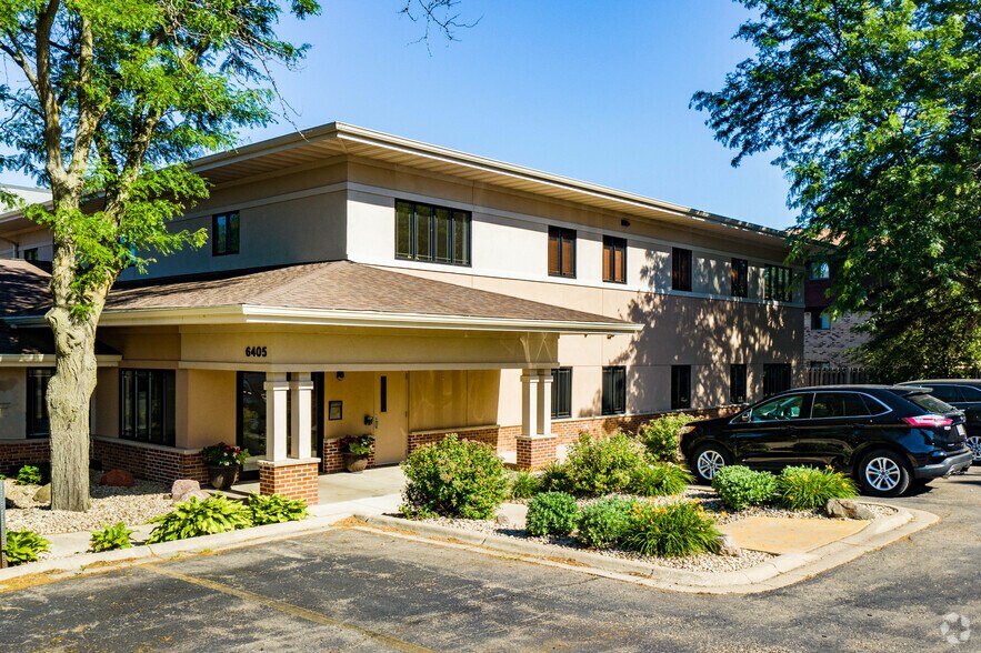6405 Century Ave, Middleton, WI à louer - Photo de l’immeuble – Image 1 sur 8