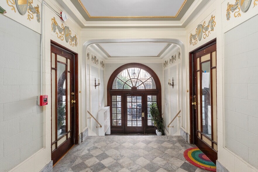 537 Hyde St, San Francisco, CA à vendre - Photo de l’immeuble – Image 2 sur 8