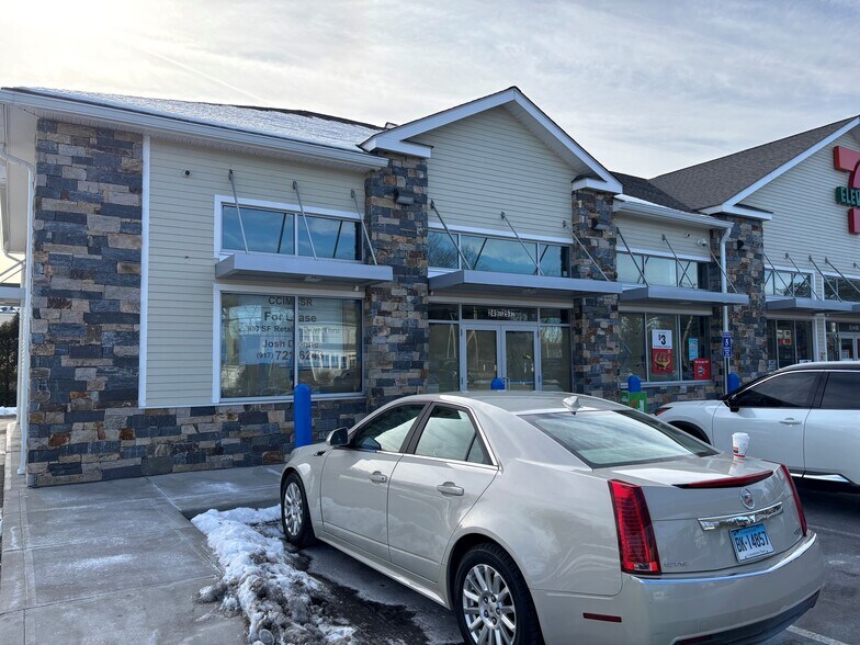 249 Silver Ln, East Hartford, CT à louer - Photo de l’immeuble – Image 3 sur 3