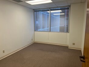 15300 Ventura Blvd, Sherman Oaks, CA à louer Photo intérieure– Image 2 sur 3