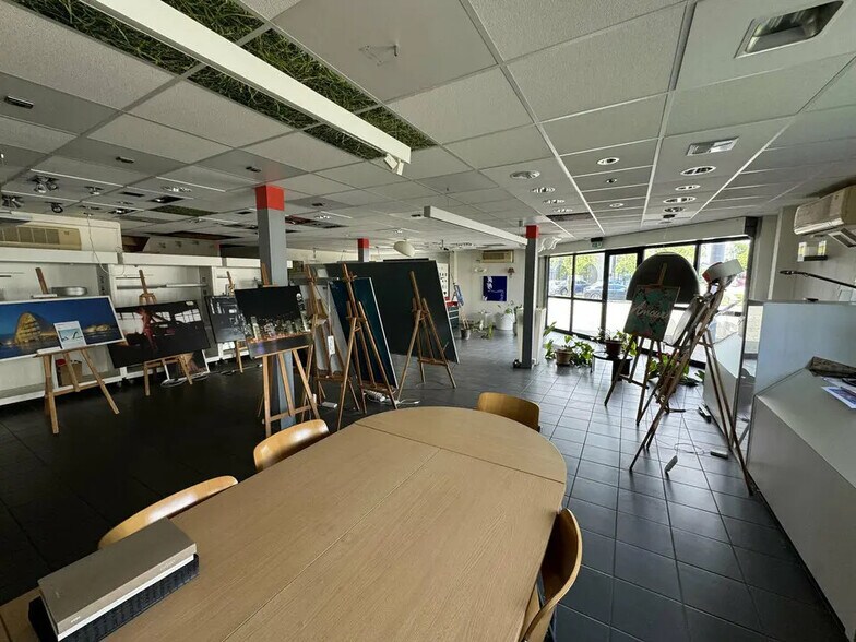 Bureau dans Vaulx-en-Velin à louer - Photo de l’immeuble – Image 3 sur 10