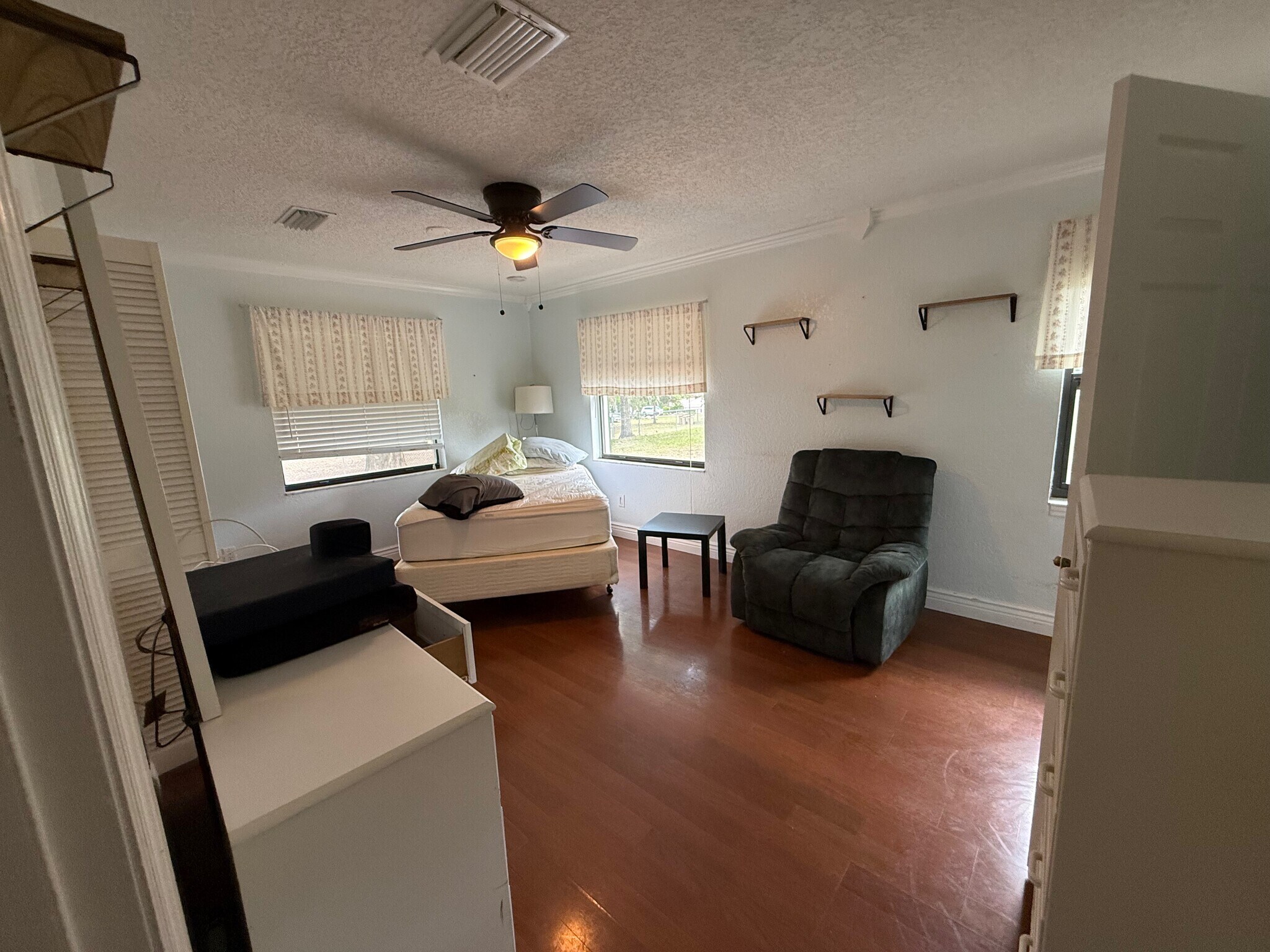 39106 Grays Airport Rd, Lady Lake, FL à vendre Photo de l’immeuble– Image 1 sur 9