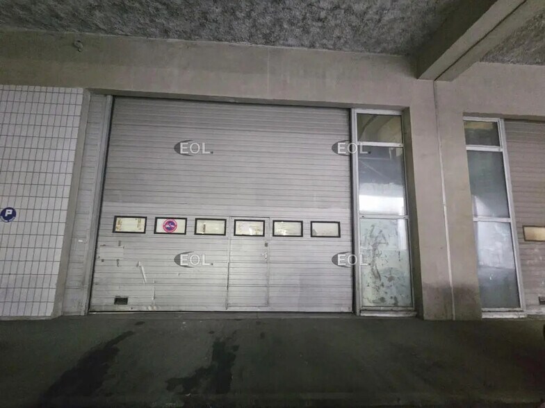 Local d’activités dans Ivry-sur-Seine à louer - Photo de l’immeuble – Image 1 sur 13