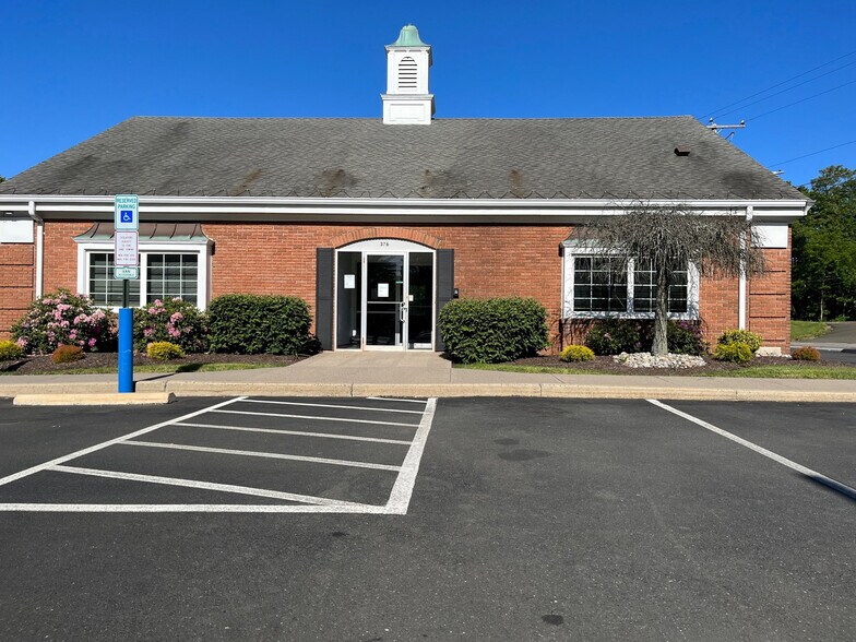 376 Main St, Durham, CT à louer - Photo principale – Image 1 sur 3