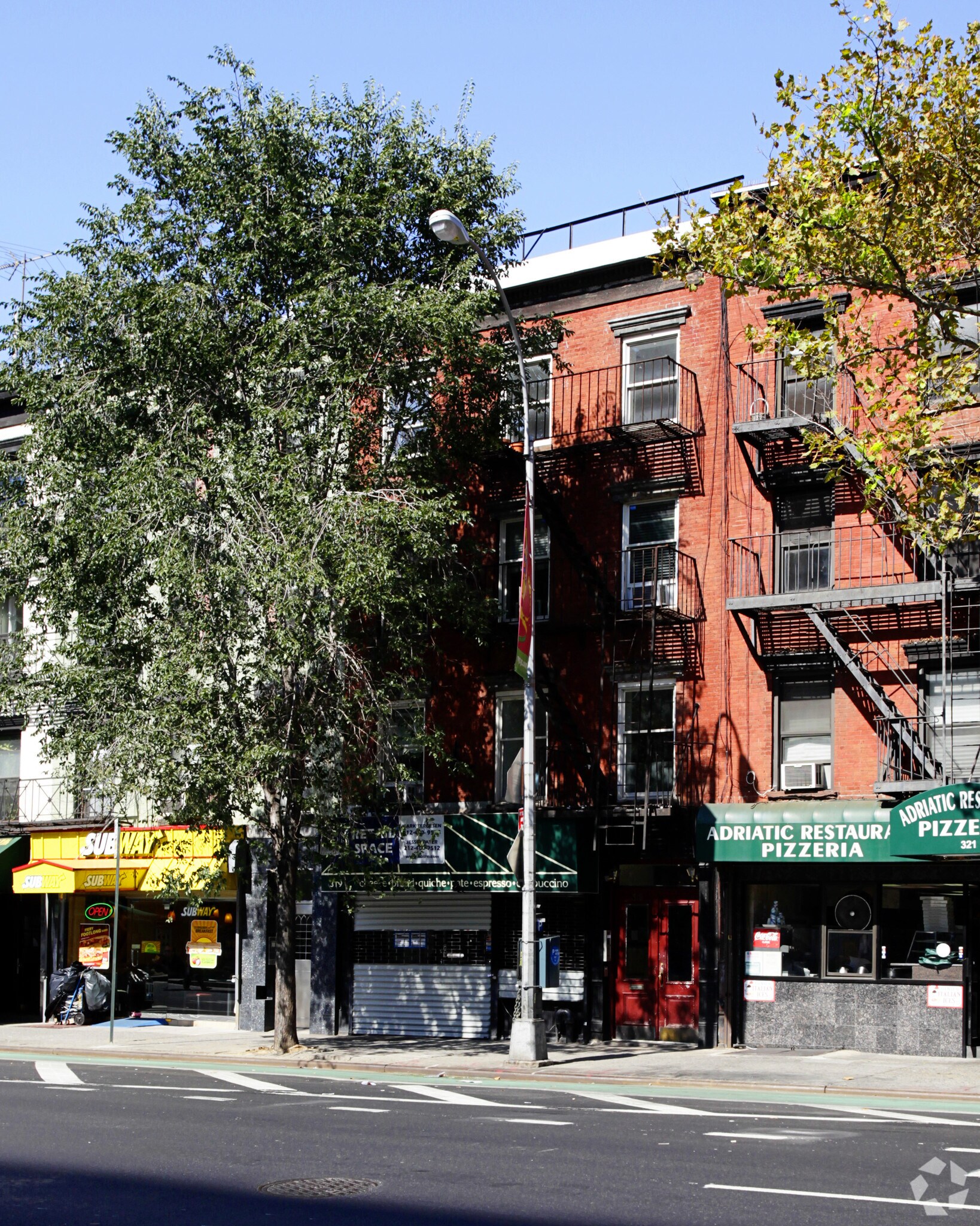 319 First Ave, New York, NY à louer Photo principale– Image 1 sur 5