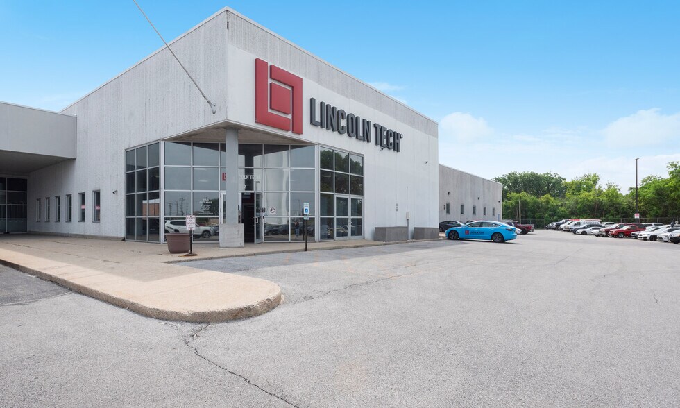 8317 W North Ave, Melrose Park, IL à vendre - Photo de l’immeuble – Image 1 sur 8