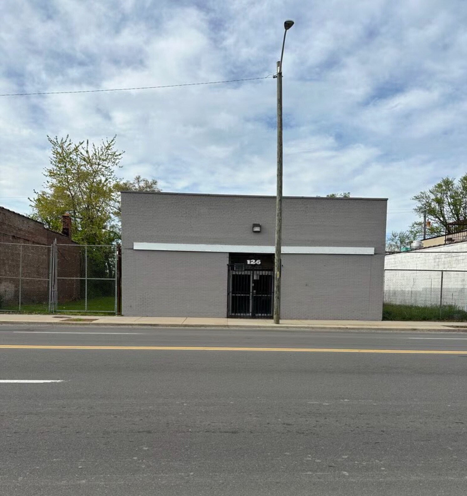 126 W 7 Mile Rd, Detroit, MI à vendre Photo de l’immeuble– Image 1 sur 10
