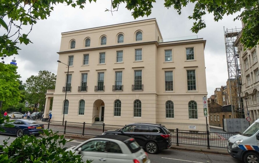 35 Park Crescent Mews, Londres à louer - Photo de l’immeuble – Image 1 sur 4