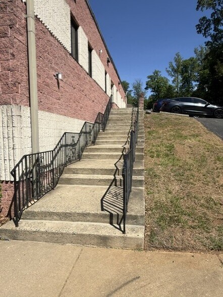 2712 Richmond Hwy, Stafford, VA à louer - Photo de l’immeuble – Image 2 sur 10