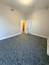 47-61 Langley Rd, Newton, MA à louer Photo intérieure– Image 2 sur 2