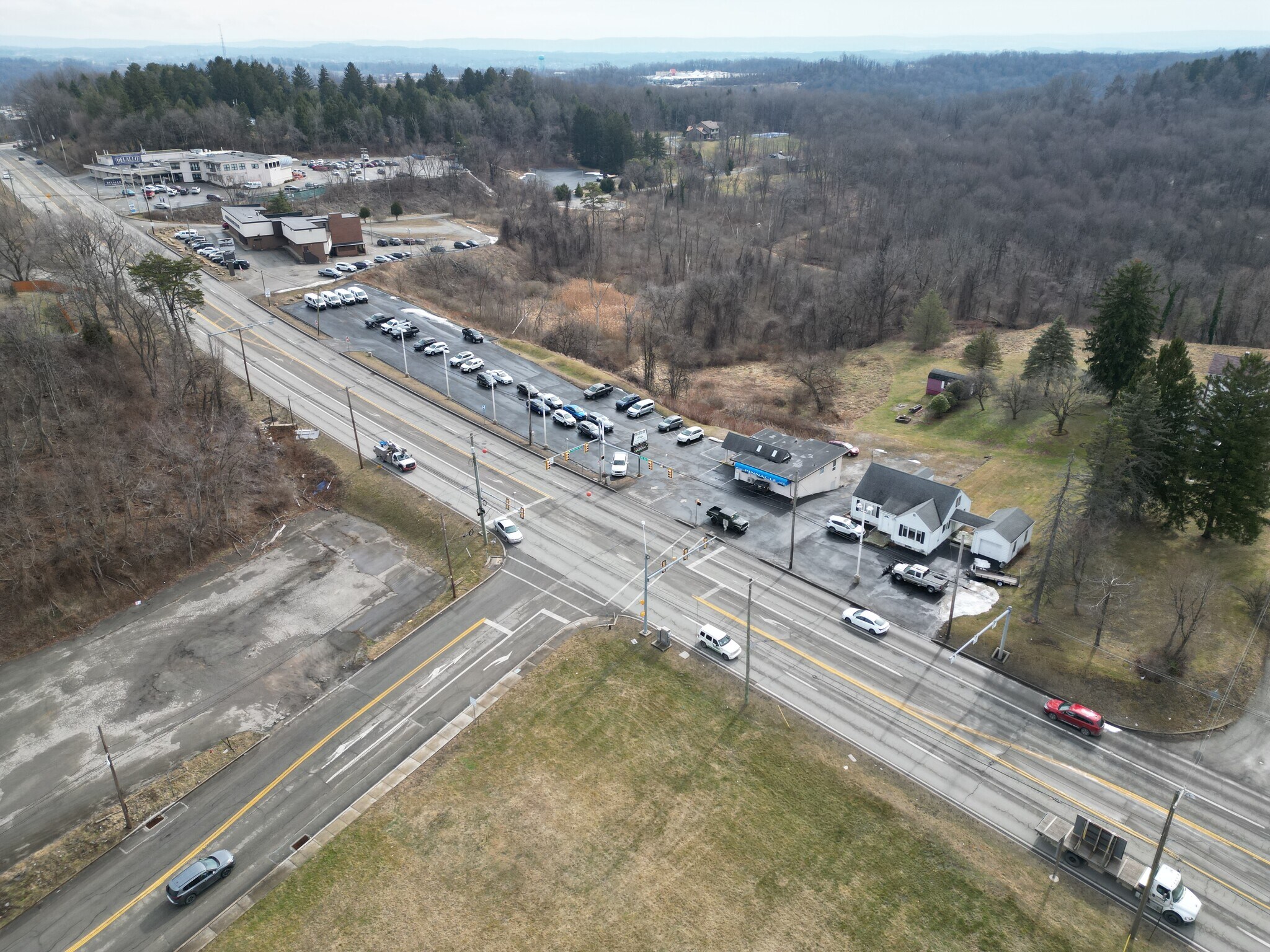 6424 US-30, Jeannette, PA à louer Photo principale– Image 1 sur 11