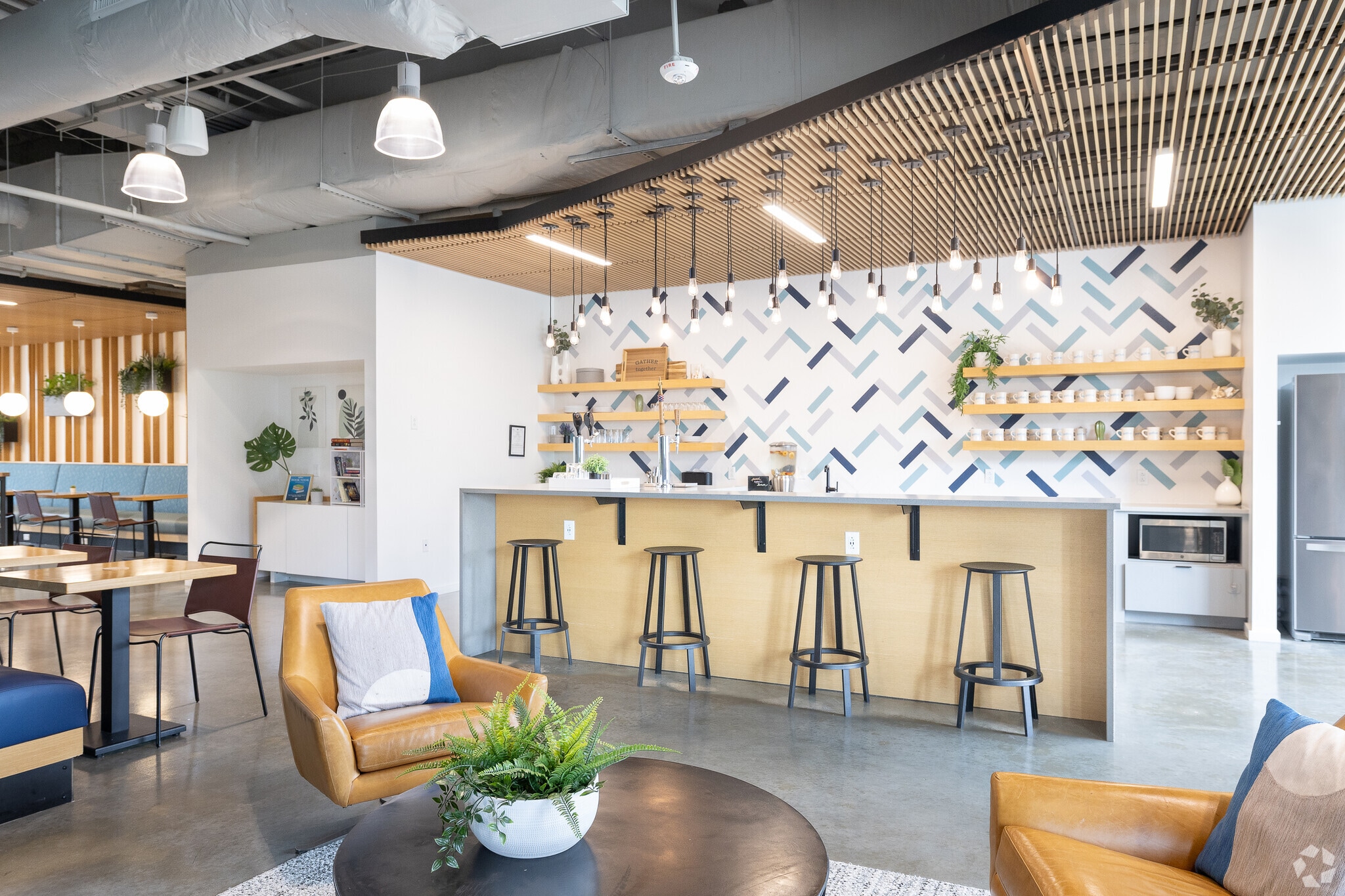 700 Tech Center Pky, Newport News, VA à louer Photo principale– Image 1 sur 30