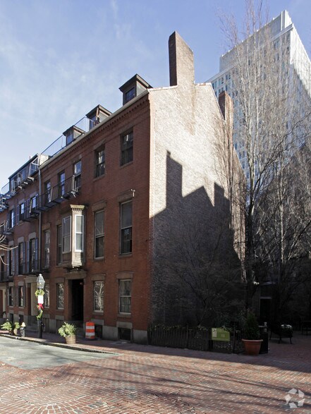 40 Temple St, Boston, MA à vendre - Photo de l’immeuble – Image 2 sur 2