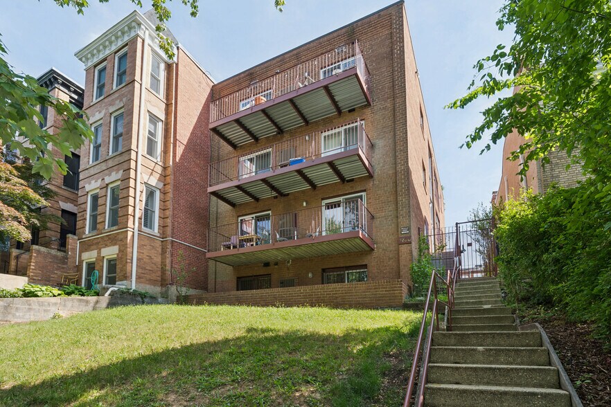 1700 Irving St NW, Washington, DC à vendre - Photo de l’immeuble – Image 1 sur 16