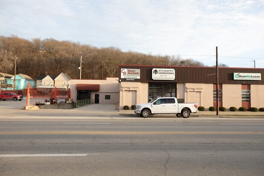 735 Southwest Blvd, Kansas City, KS à louer - Photo principale – Image 1 sur 1