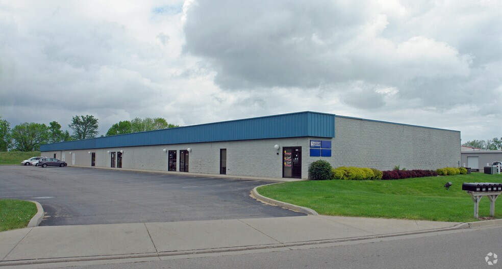 305-330 Smith Dr, Clayton, OH à louer - Photo de l’immeuble – Image 2 sur 5