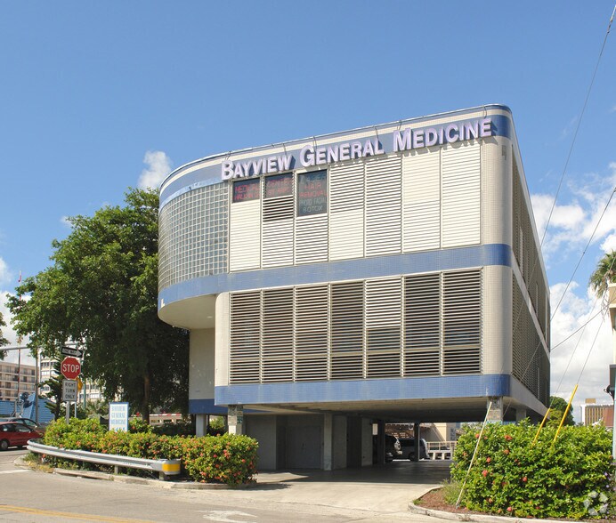 4401 Tradewinds Ave, Lauderdale By The Sea, FL à vendre - Photo de l’immeuble – Image 3 sur 6