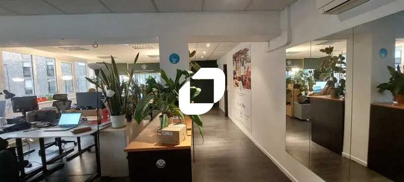 Bureau dans Aubervilliers à louer - Photo de l’immeuble – Image 2 sur 9