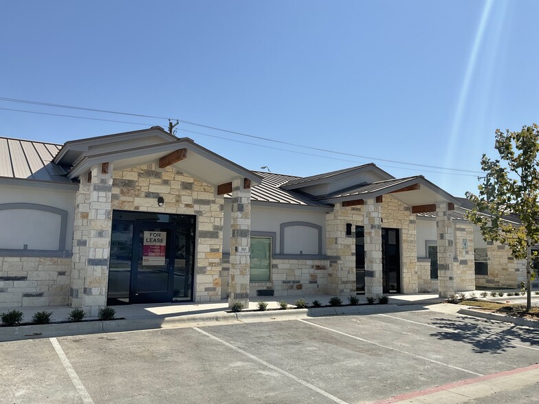 2200 N AW Grimes, Round Rock, TX à louer - Photo de l’immeuble – Image 2 sur 8