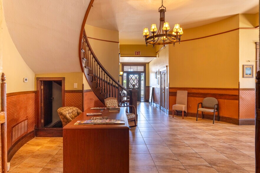 1 E Apache St, Wickenburg, AZ à vendre - Photo intérieure – Image 2 sur 37