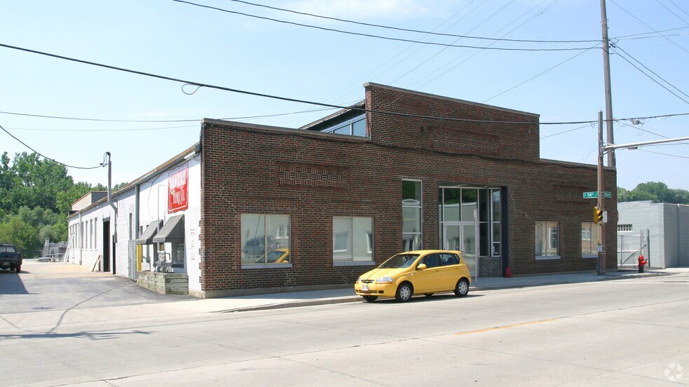5329 W State St, Milwaukee, WI à louer - Photo de l’immeuble – Image 2 sur 6