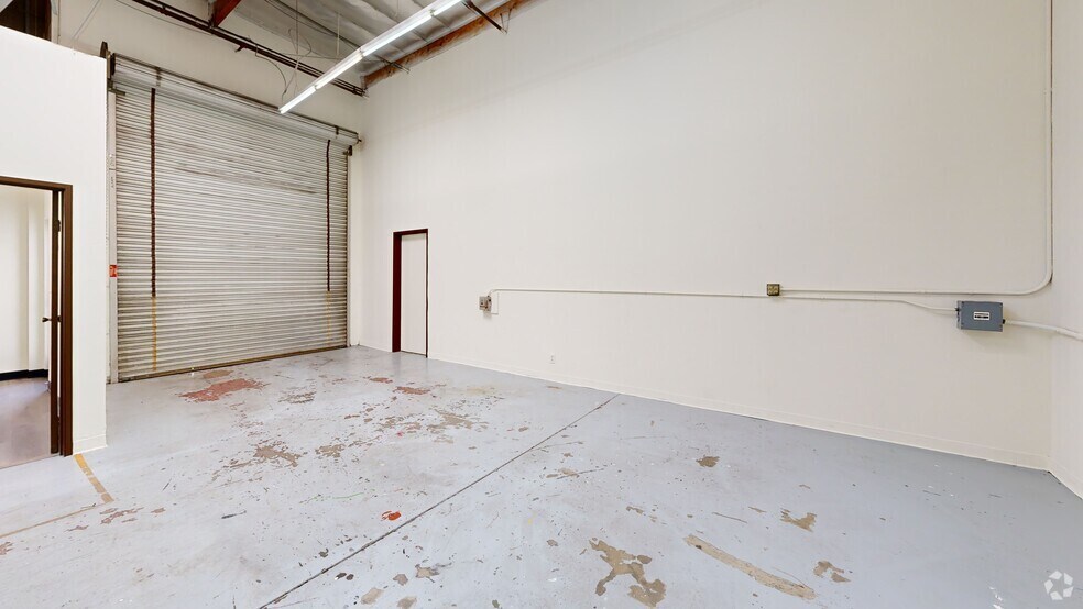5405 Arrow Hwy, Montclair, CA à louer - Numérisation 3D Matterport – Image 3 sur 16