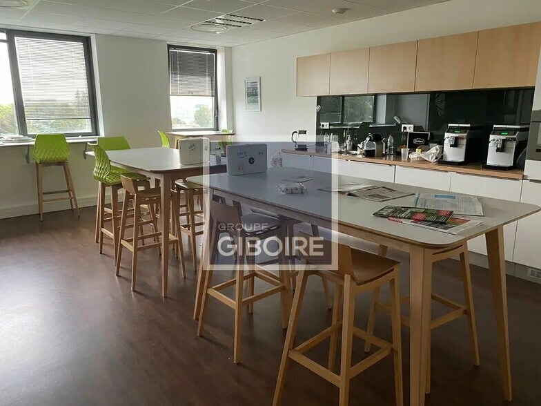Bureau dans Rennes à louer - Photo de l’immeuble – Image 3 sur 7