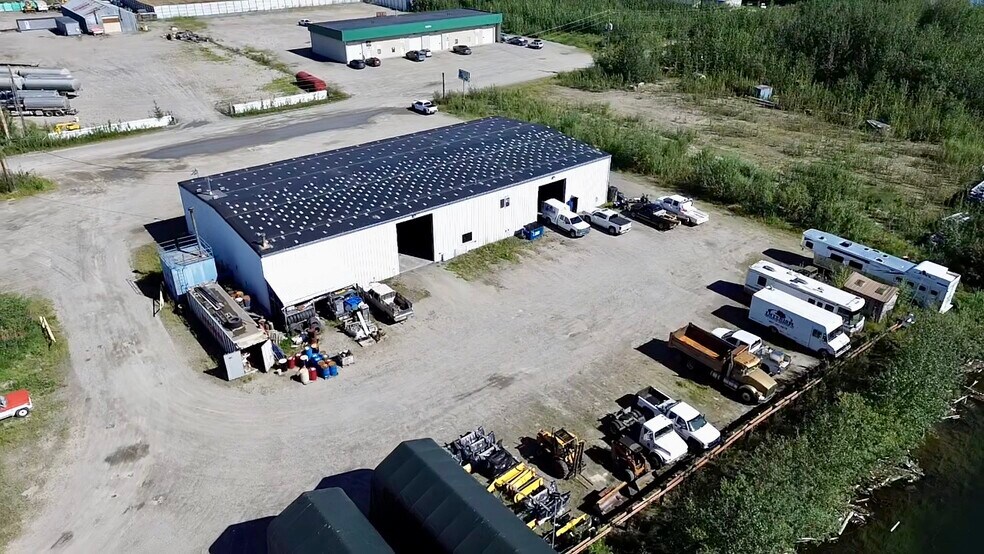 1285 Queens Way, Fairbanks, AK à vendre - Photo de l’immeuble – Image 3 sur 45