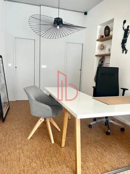 Bureau dans Bordeaux à vendre - Photo de l’immeuble – Image 2 sur 3