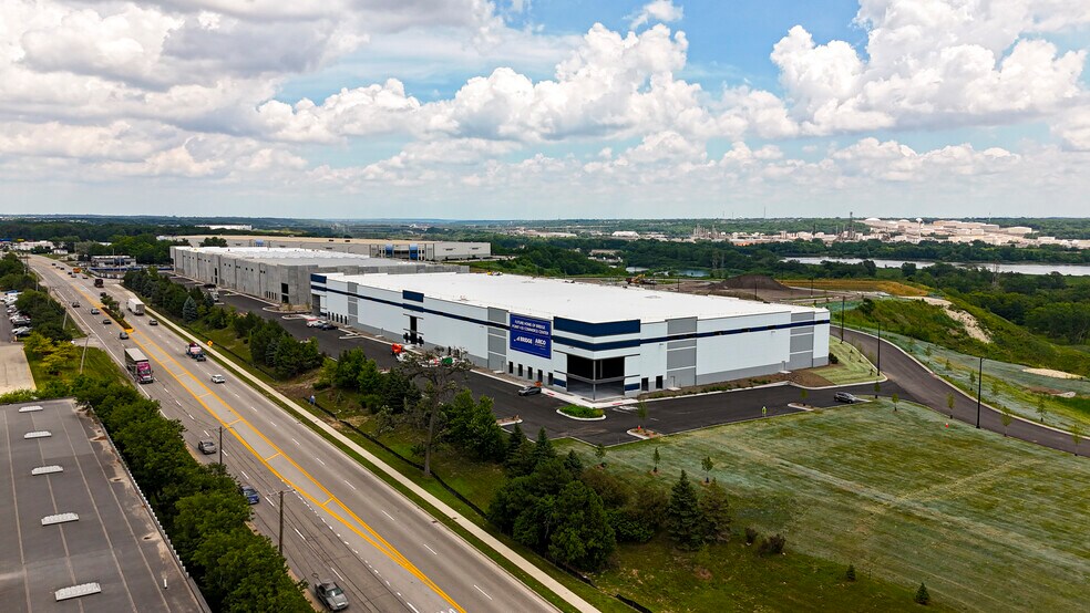 757 N Independence Blvd, Romeoville, IL à louer - Photo de l’immeuble – Image 3 sur 4